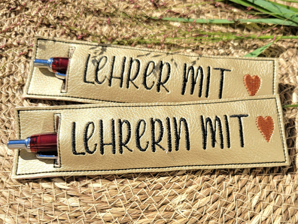 Hülle für Kugelschreiber Lehrer und Lehrerin - ITH-Stickdatei